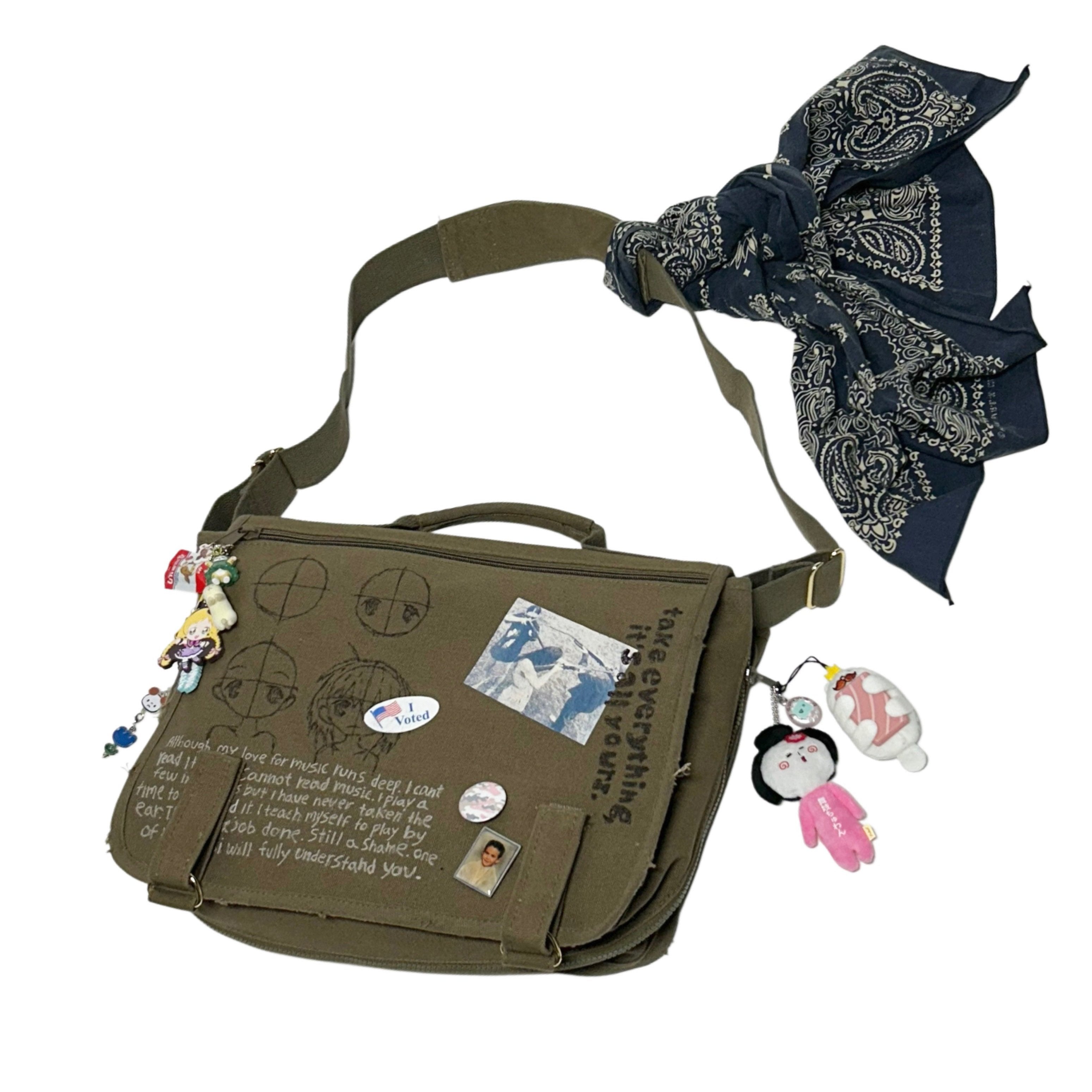 FEMALE SOLDIER BAG